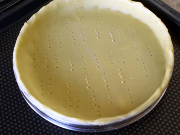 Moule à tarte foncé à la pâte brisée