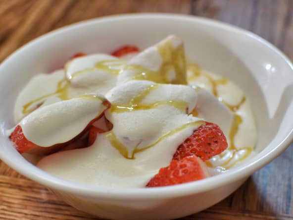 Fraises avec crème  fraîche