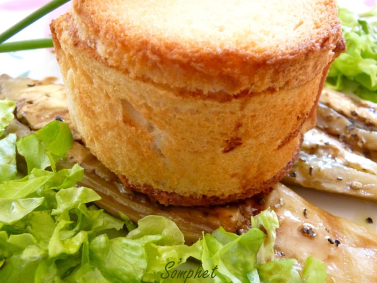 Crottin de chèvre en coque et aubergines grillées - Recette par La