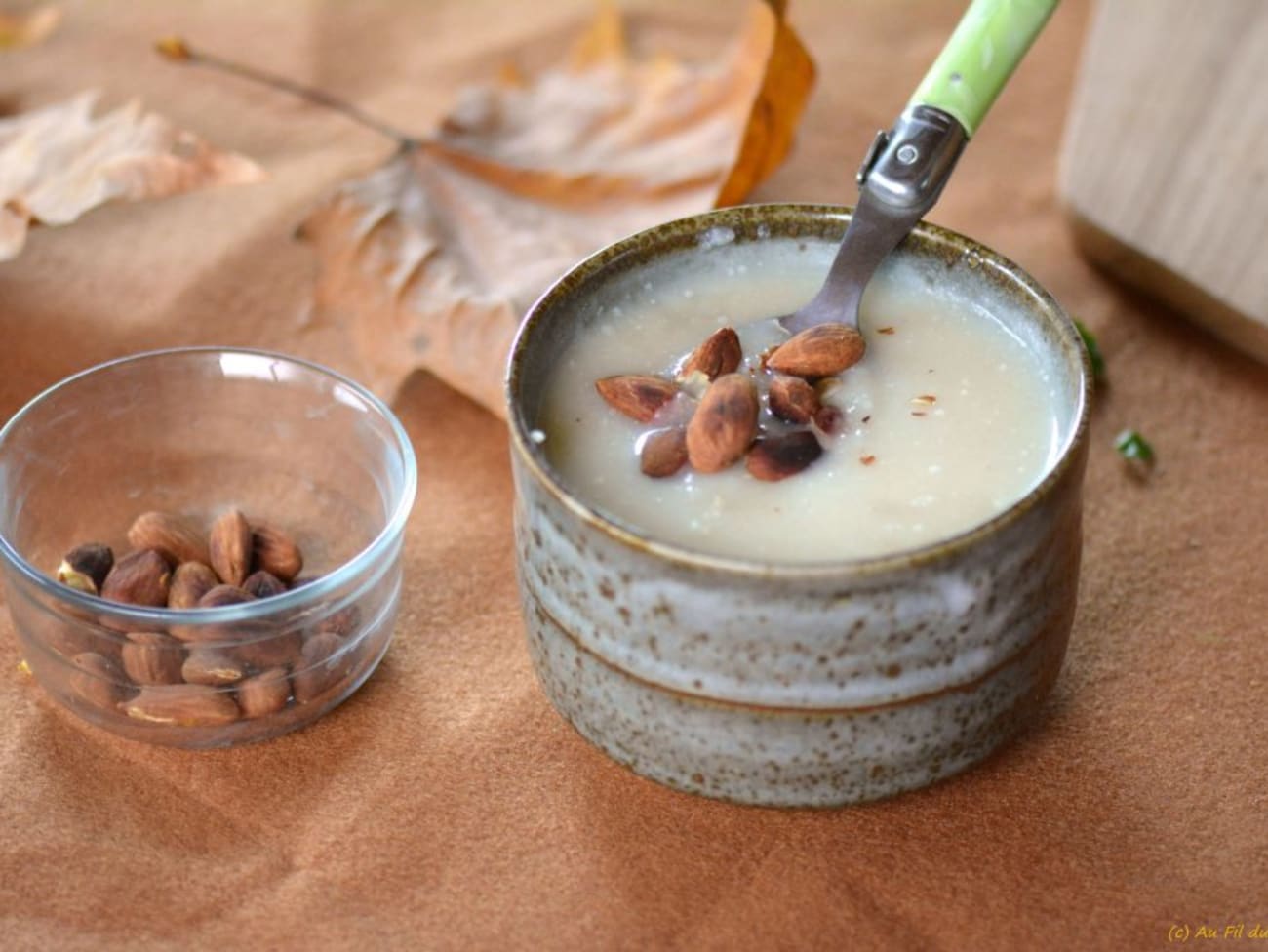 Velouté d'hiver au céleri rave, panais et amandes grillées