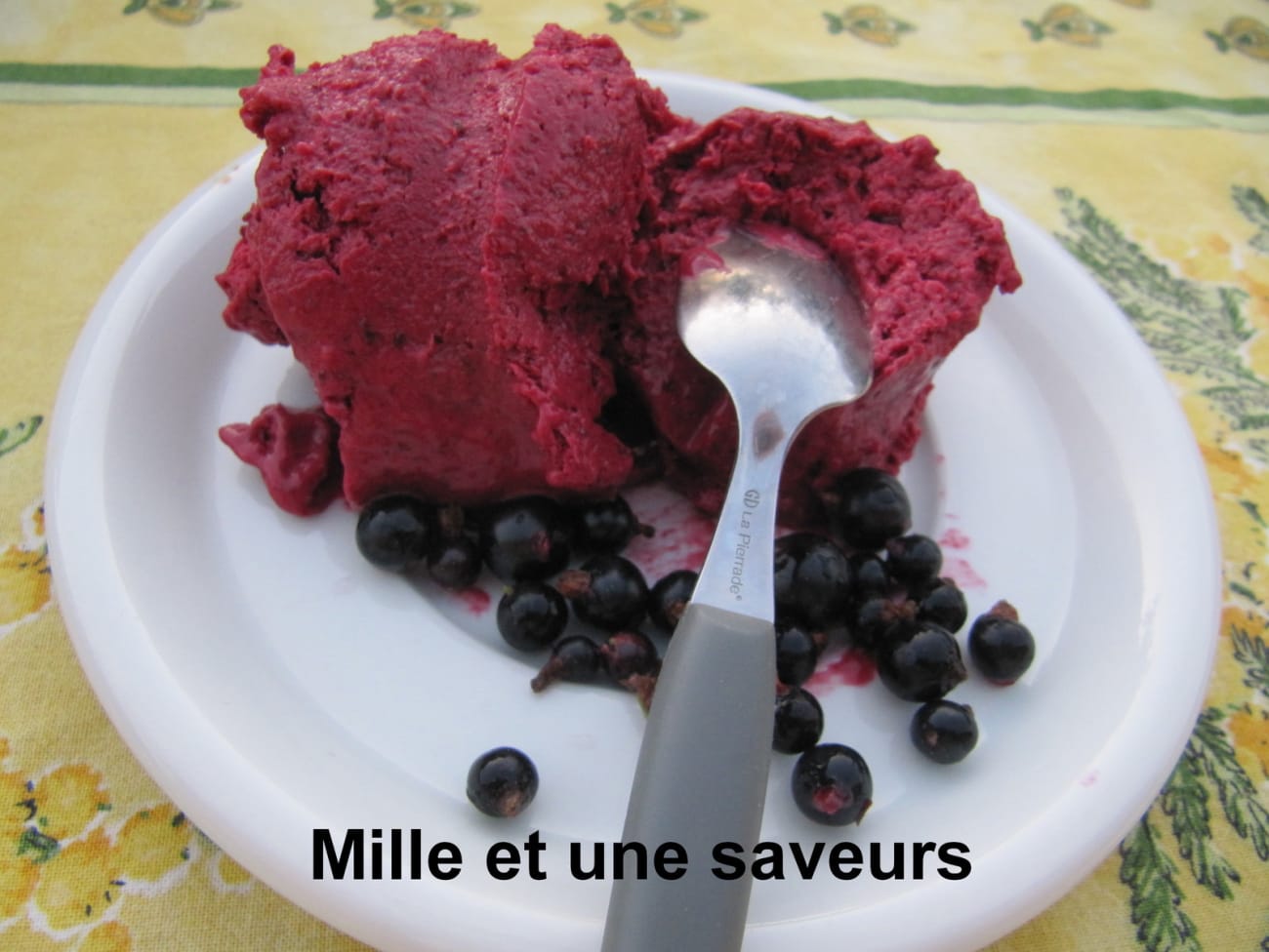 Glace au cassis sans sorbetière pour l'été - Recette par jolivet