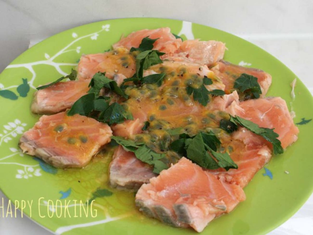 Saumon mi-cuit vinaigrette aux fruits de la passion : recette Saumon mi