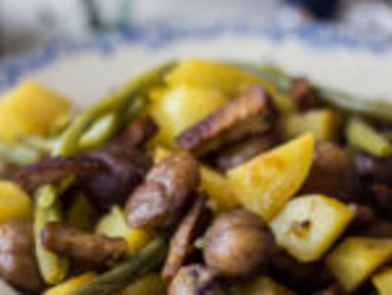 Poêlée vegan de noël : haricots verts, pommes de terre, châtaignes et