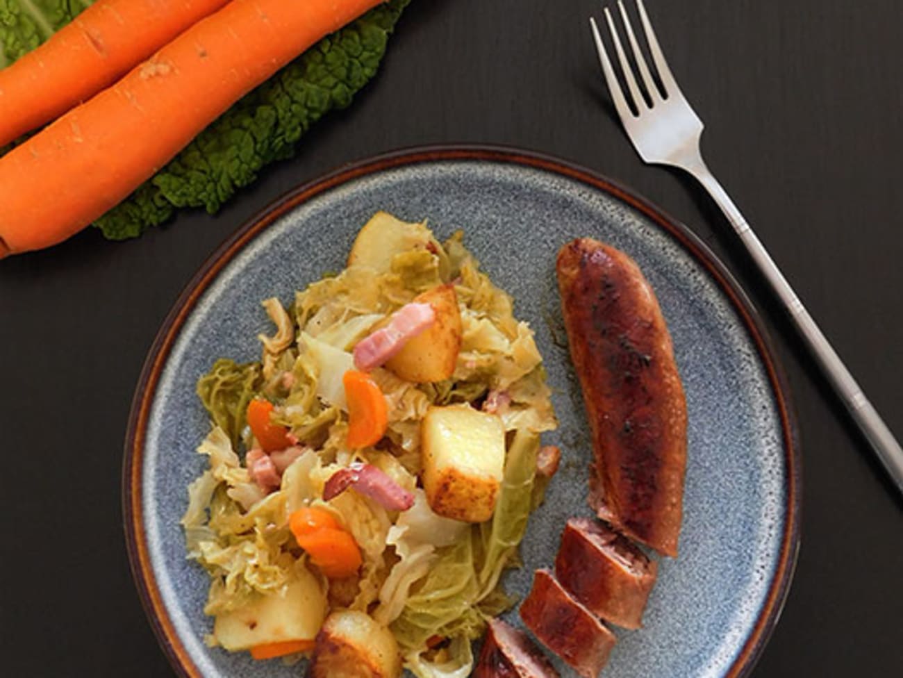 Chou vert aux lardons et carottes : recette Chou vert aux lardons et
