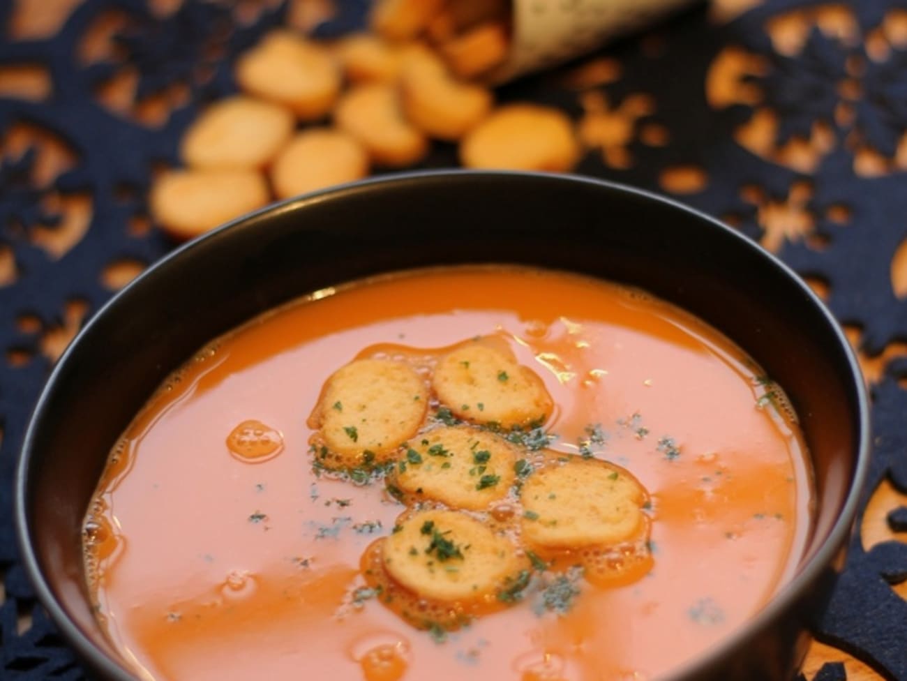 Bisque de crevettes antigaspi avec les têtes et carcasses de crevettes