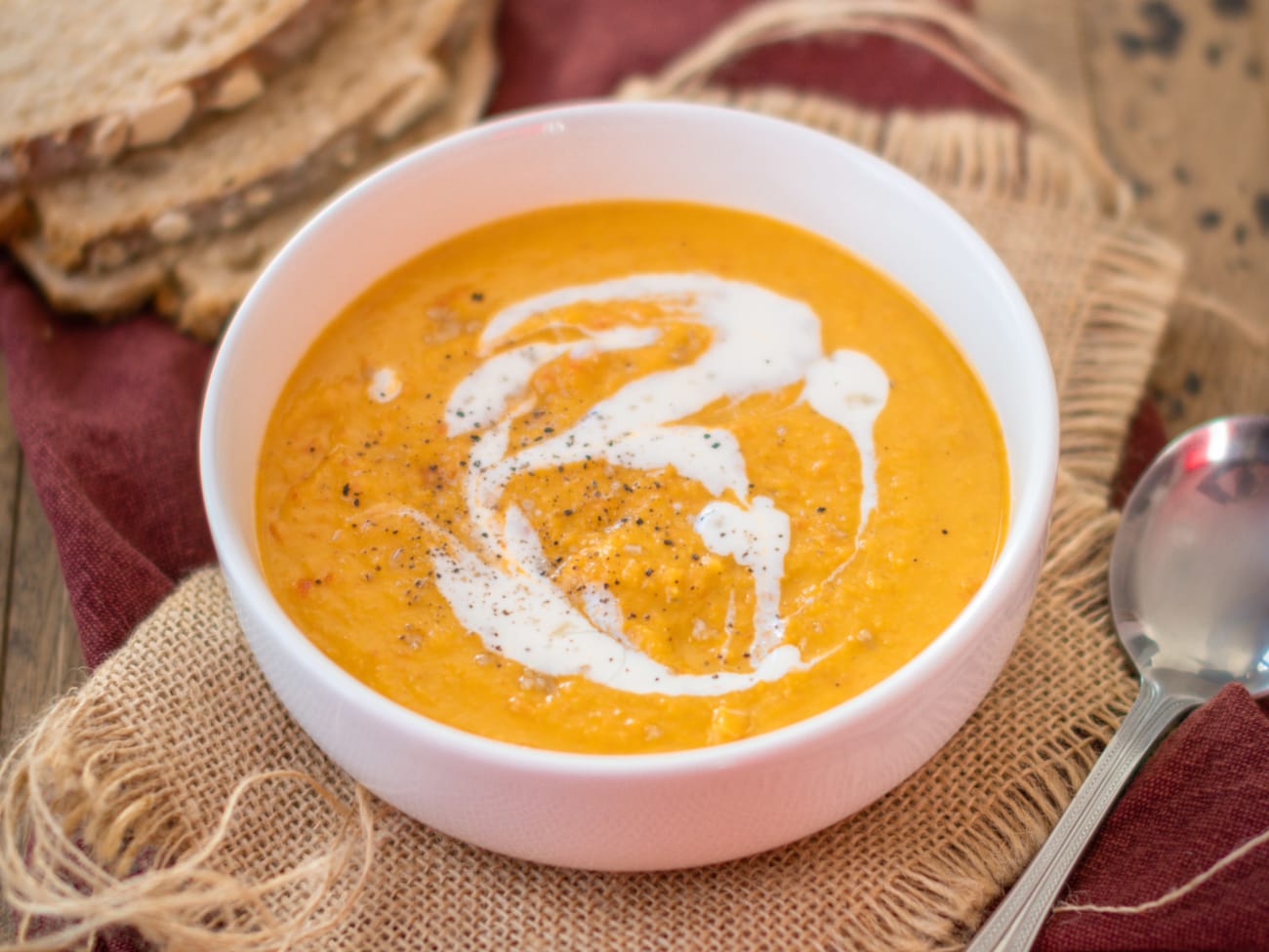 Soupe Butternut Lentilles Corail Lait De Coco Soupe veloutée de lentilles corail, butternut, curry, coco et poivron