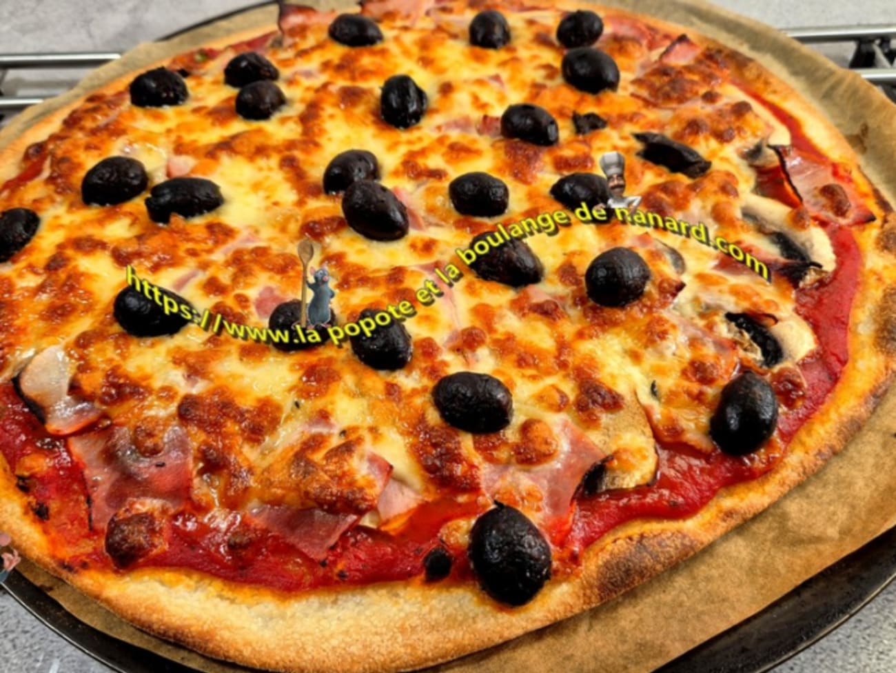 Pizza Royale jambon champignons olives - Recette par Le popoteur