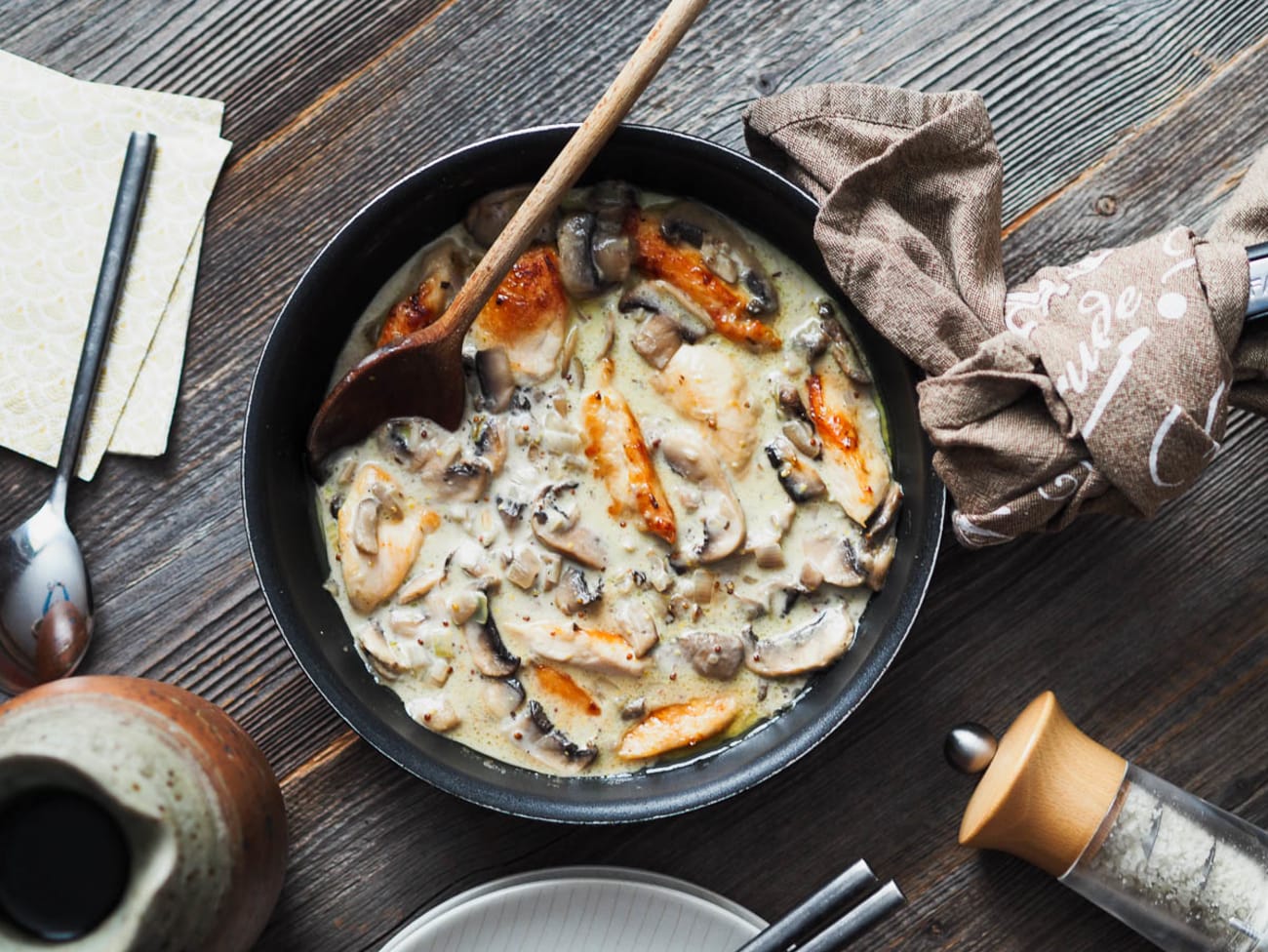 Emincés de poulet aux champignons, un plat parfait au quotidien