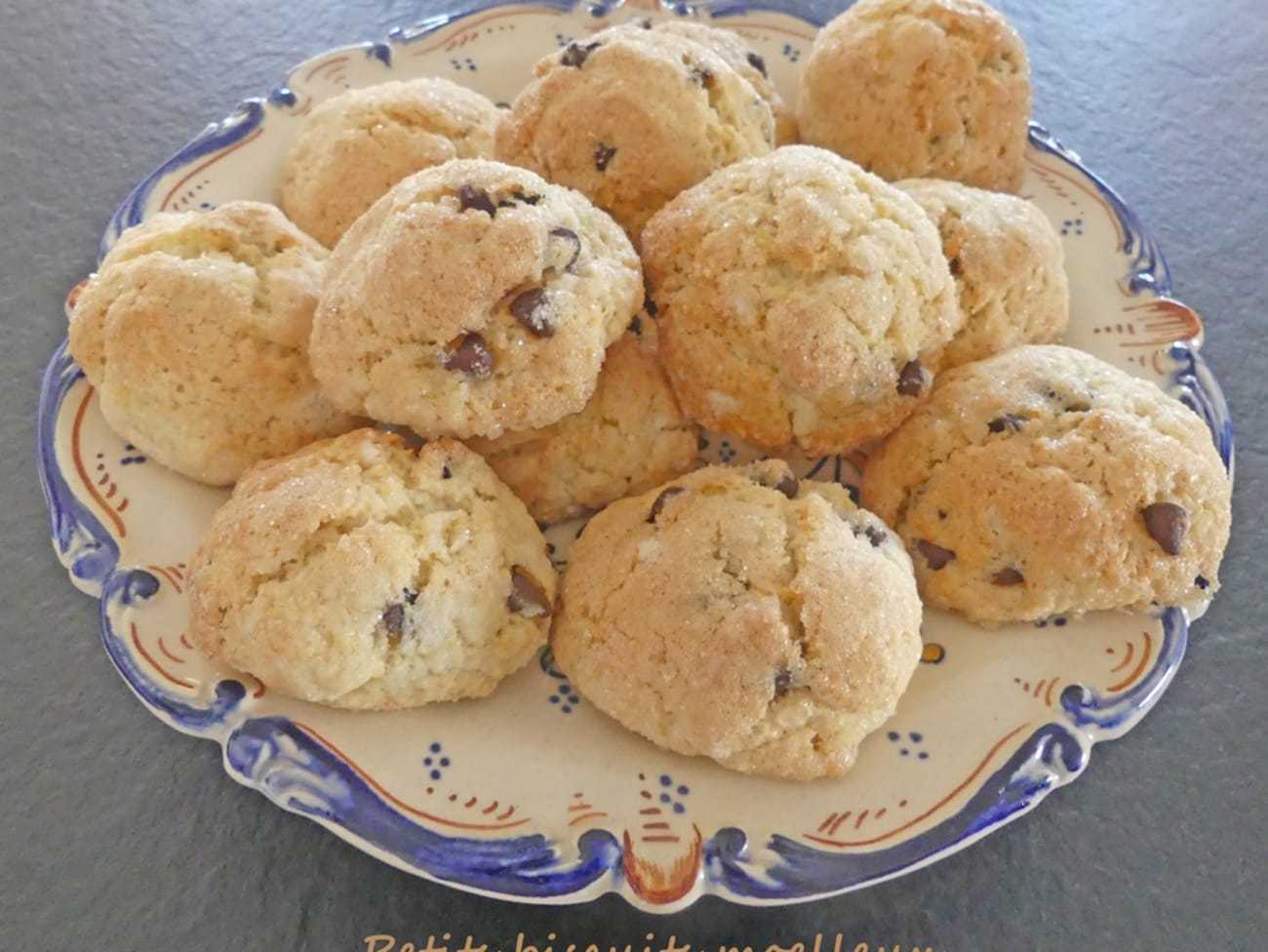 Petits biscuits moelleux à la vanille et pépites de chocolat