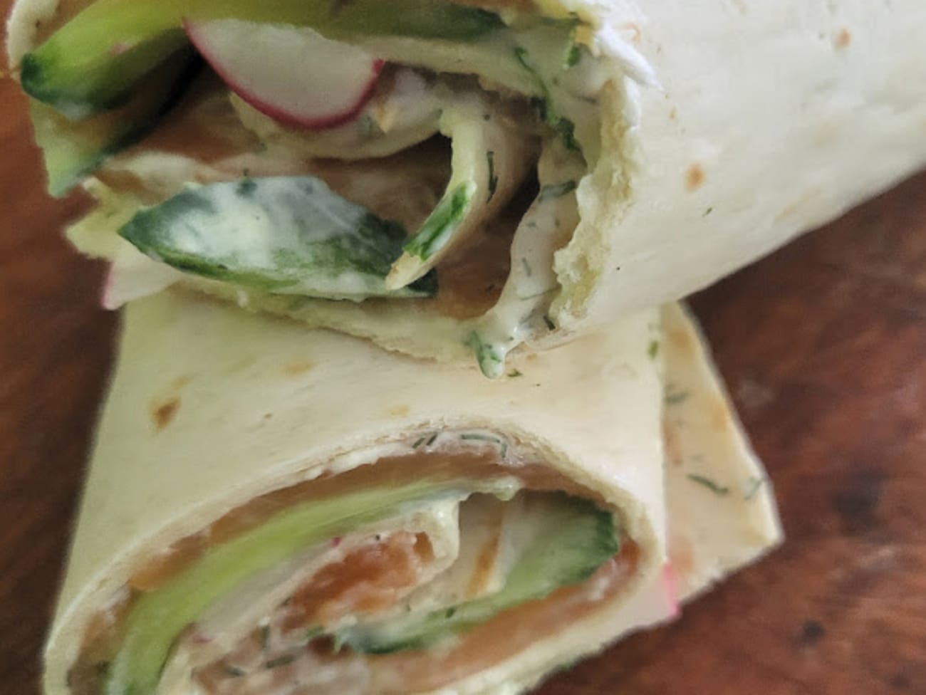 Wrap au saumon fumé, concombre et raifort