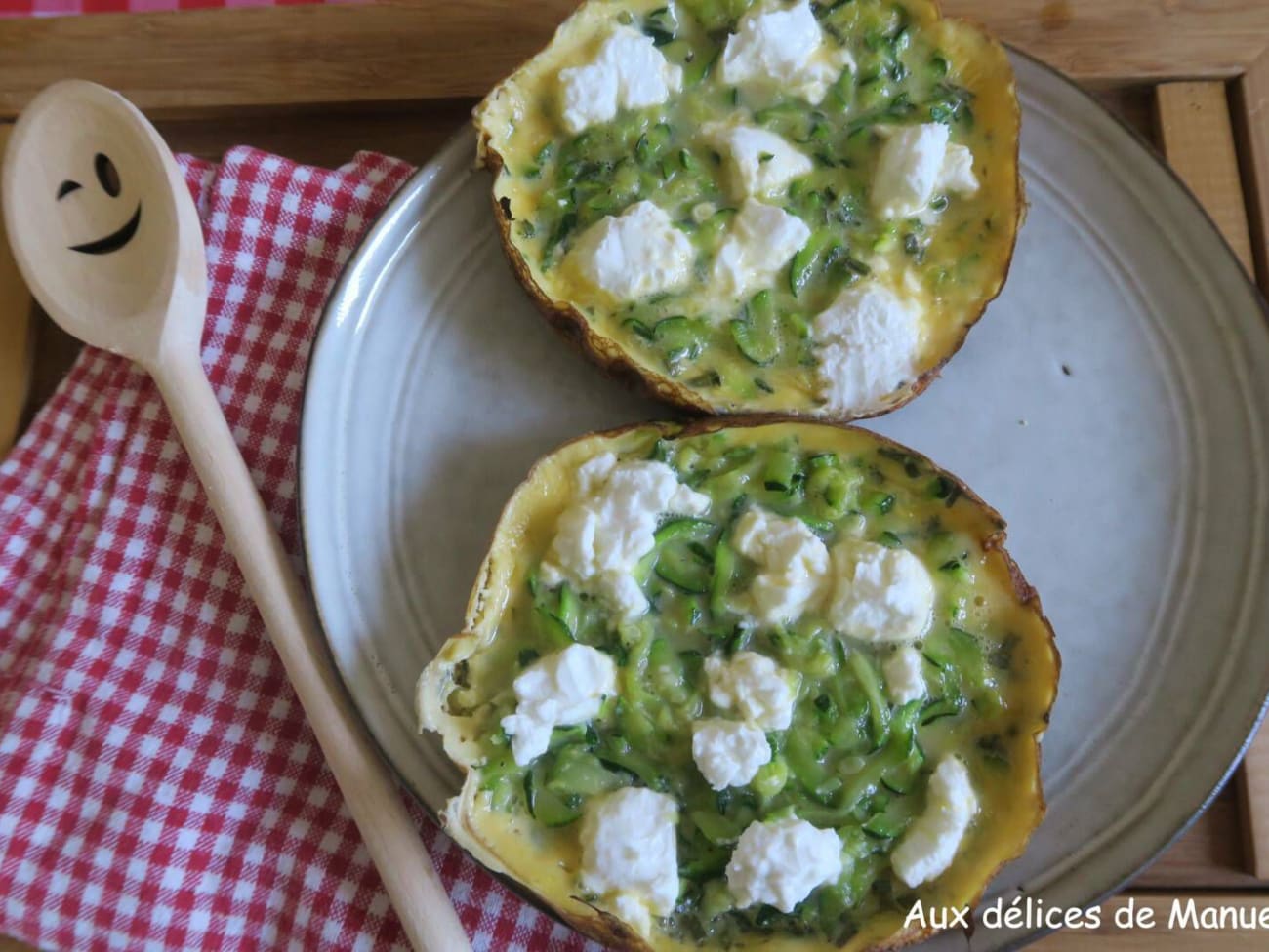 Petite omelette individuelle à la courgette et chèvre frais