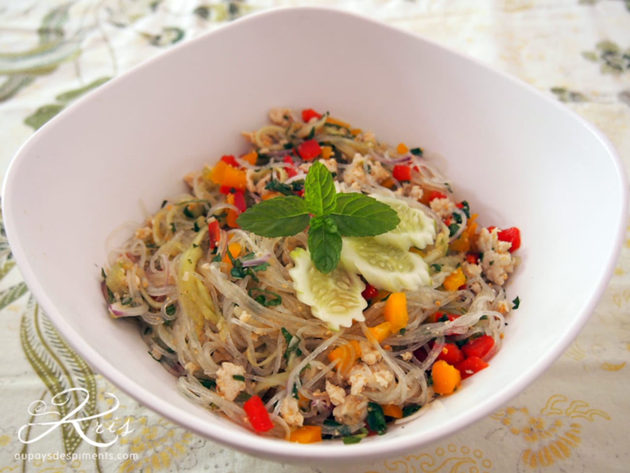 Salade de vermicelles ou glass noodle salad au poulet