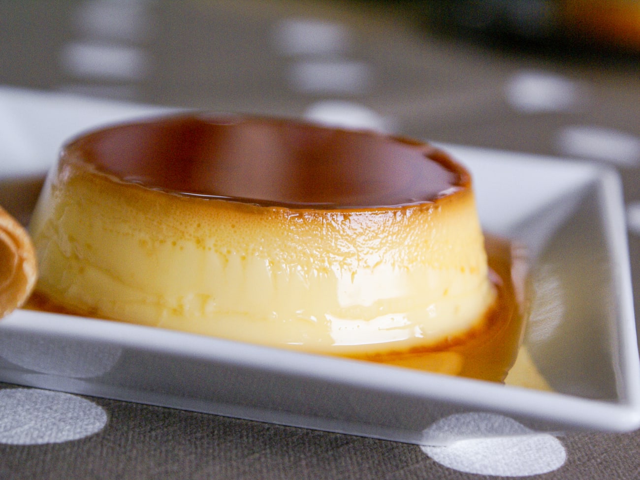 Crème renversée au caramel appelée aussi œufs au lait : recette Crème