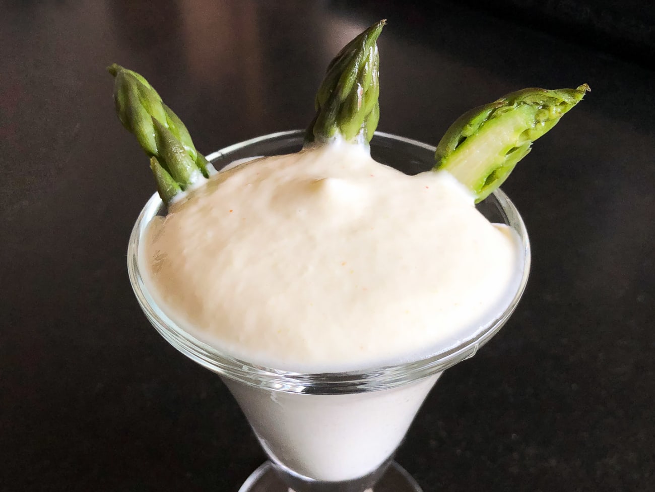 Espuma d'asperges vertes, une mise en bouche délicate et printanière.