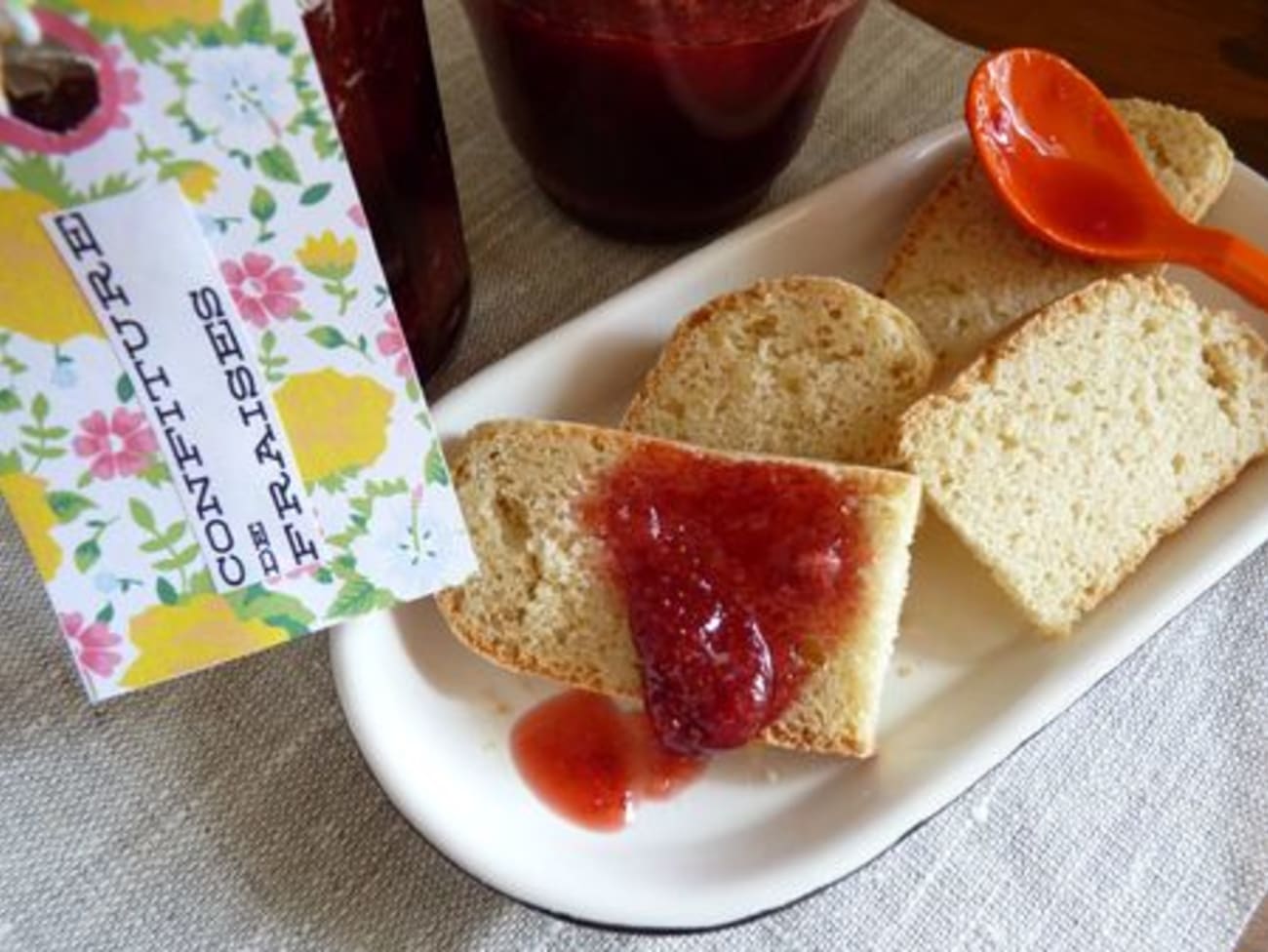 Confiture de fraises, trop bonne, Maman