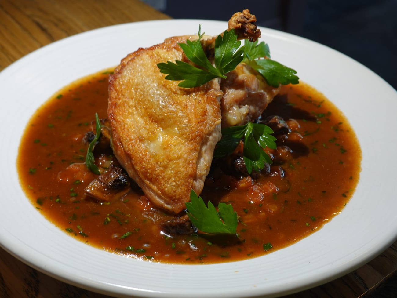 Poulet sauté chasseur (sauce aux champignons, échalotes, vin blanc et ...