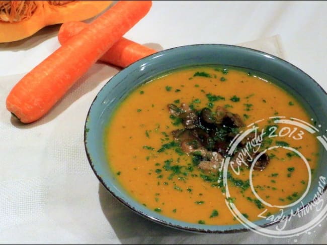 Soupe automnale courge et champignons