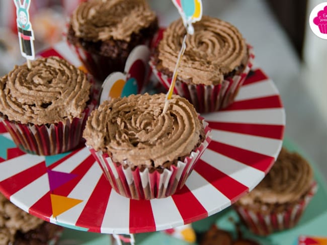 Cupcakes Chocolat Avec Chantilly Au Chocolat Recette Par Emilie Sweetness