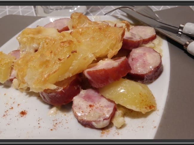 Recette Gratin de pommes de terre à la saucisse fumée