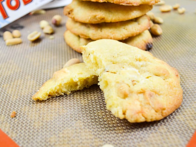 Cookies Toblerone Au Chocolat Blanc Et Cacahuetes Recette Par Amandise