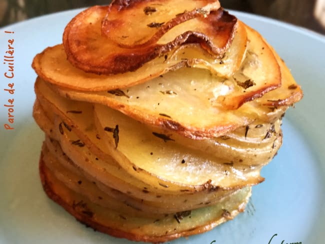 Mille-feuilles de pommes de terre au parmesan et au thym