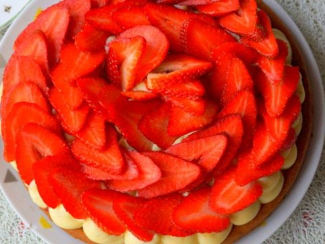 Tarte aux fraises sur sablé breton crème pâtissière - Recette par