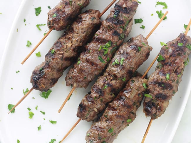 Nos recettes Brochettes_de_kefta_a_la_marocaine_recette_viande_hachee_epicee_1_680