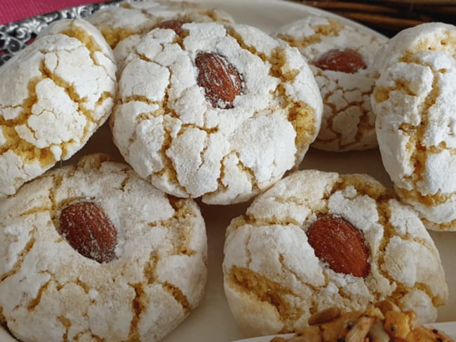 Ghriba Hyper Fondante A La Semoule Fine Et Noix De Coco Recette Par Tastygourmandise