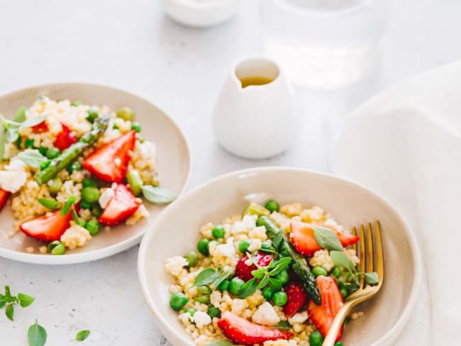 Salade de perles de blé, fraises et petits pois : recette Salade de