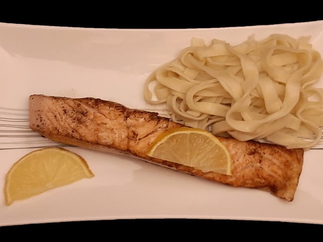Pavé de saumon à la poêle - Recette par The Best Recipes