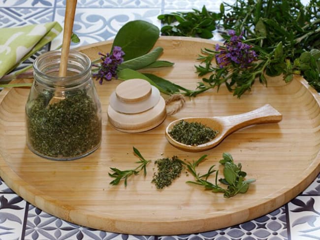 Sel aromatisé aux herbes fines du jardin - Recette par Jackie