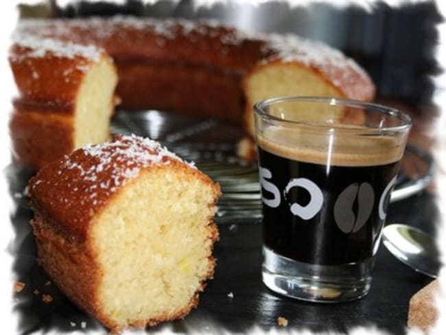 Gateau Au Yaourt A L Ananas Noix De Coco Malibu Recette Par La Neuvieme Planete Gateau Au Yaourt A L Ananas Noix De Coco Malibu Recette Par La Neuvieme Planete