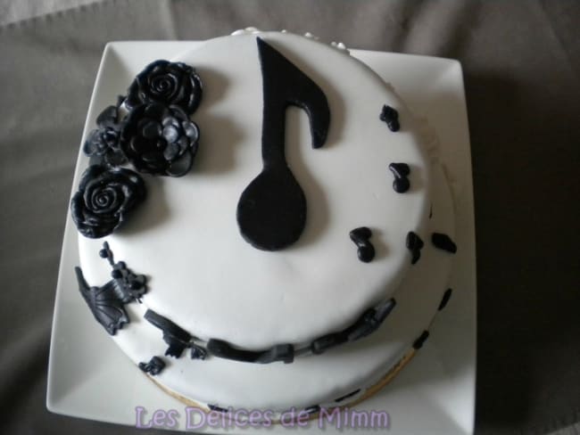 Gateau Notes De Musique En Noir Et Blanc En Pate A Sucre Recette Par Mimm
