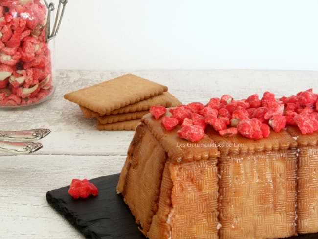 Gateau The Brun Aux Pralines Roses Recette Par Les Gourmandises De Lou