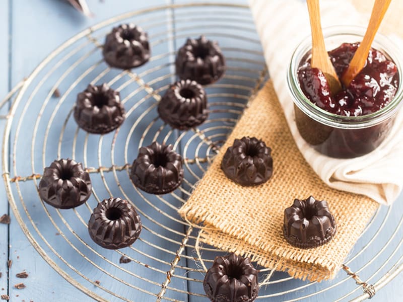Petits Chocolats Fourres A La Confiture De Framboises Recette Par Edelices Petits Chocolats Fourres A La Confiture De Framboises Recette Par Edelices