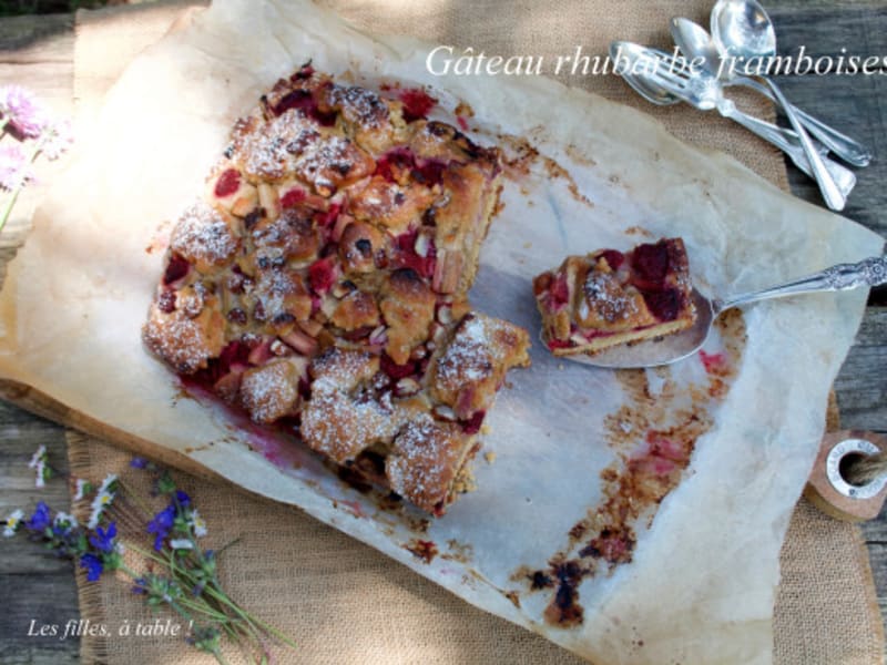 Gateau Crumble A La Rhubarbe Et Aux Framboises Recette Par Les Filles A Table Gateau Crumble A La Rhubarbe Et Aux Framboises Recette Par Les Filles A Table