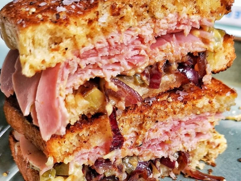 Periodisk kandidat brochure Croque-monsieur croustillant à la poêle : la recette parfaite - Recette par  Gratinez