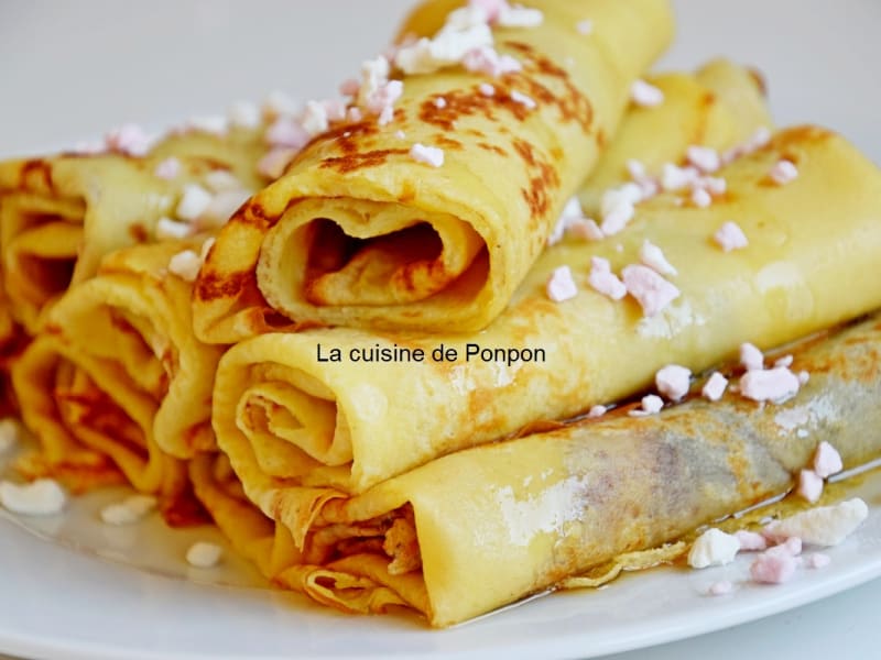 Crepe Du Chef Piege Garnie De Confiture De Framboise Et Sirop De