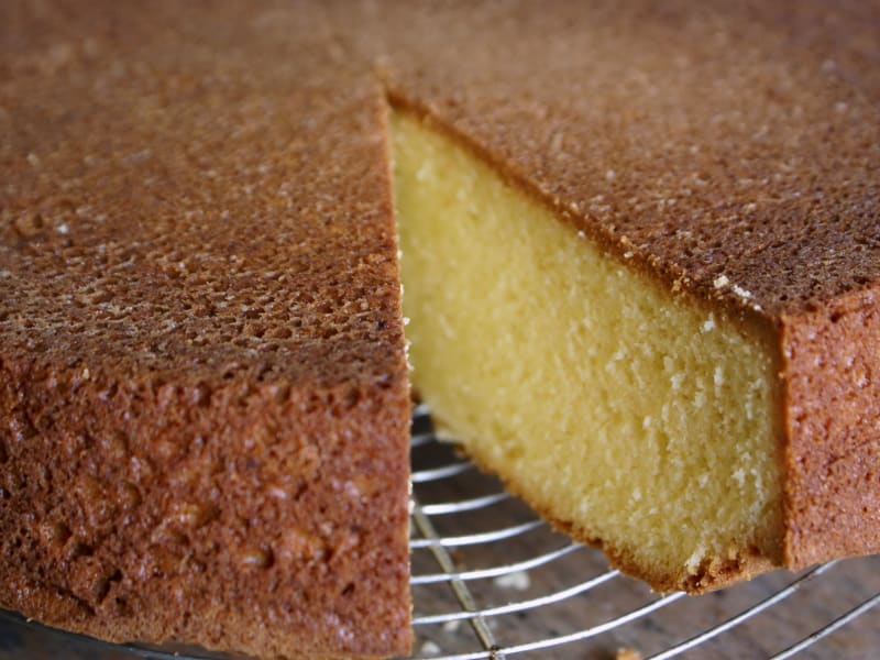 Gâteau Quatre-quart : un classique de la pâtisserie à la maison - Recette  par Chef Simon