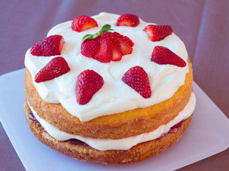 Sponge Cake à la Fraise (Gâteau Eponge) – Casserole & Chocolat