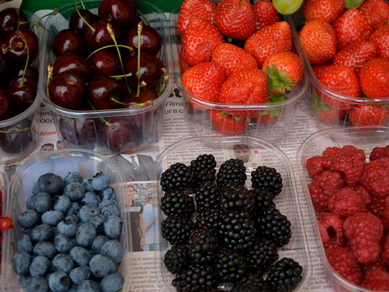 Profitons De La Saison Des Fruits Rouges Pour Les Glisser Dans Nos Plus Belles Recettes De Glaces Tartelettes Et Panna Cotta