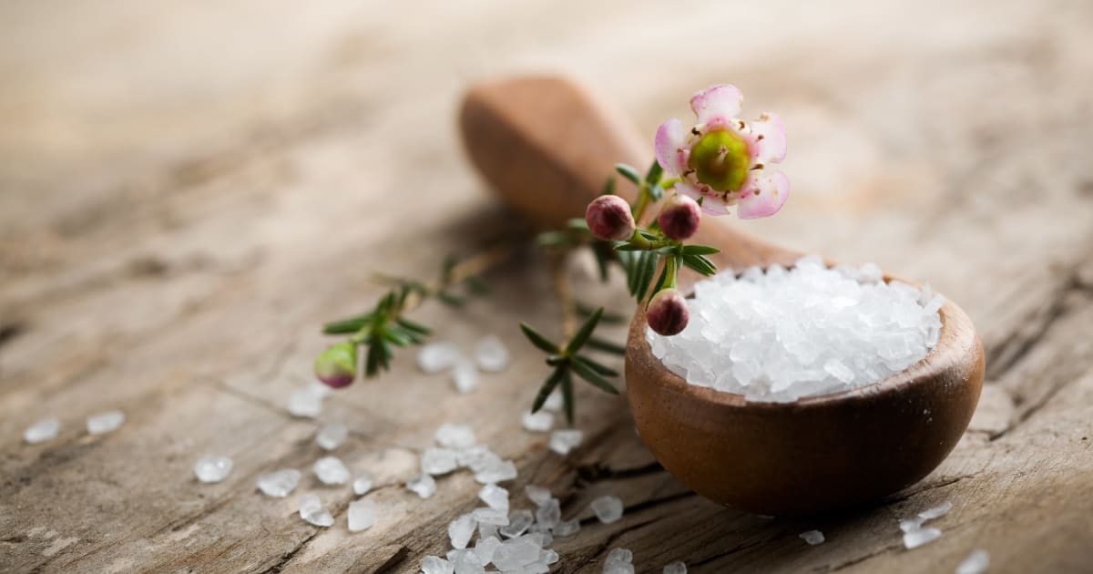 La Fleur de sel, un ingrédient de goût - Le précieux trésor des marais  salants de Guérande