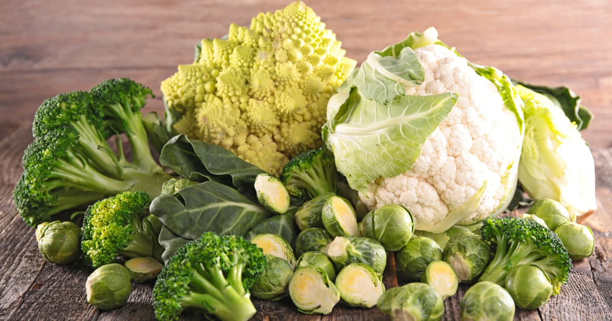 Présentations des choux : chou de Bruxelles, brocoli, chou-fleur, chou ...