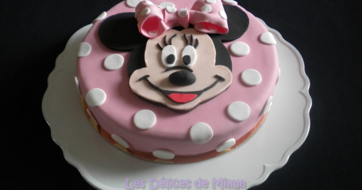 Gateau Minnie Mouse En Pate A Sucre Recette Par Mimm