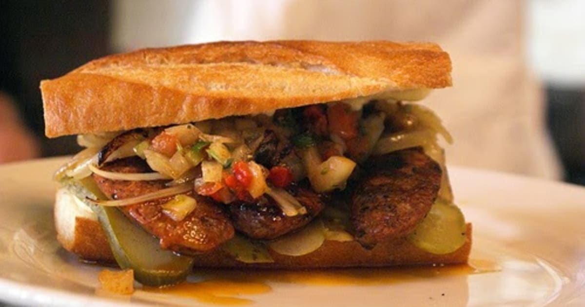 Sandwich Choripan Saucisse Pain Sauce Recette Par Streetfood Et Cuisine Du Monde
