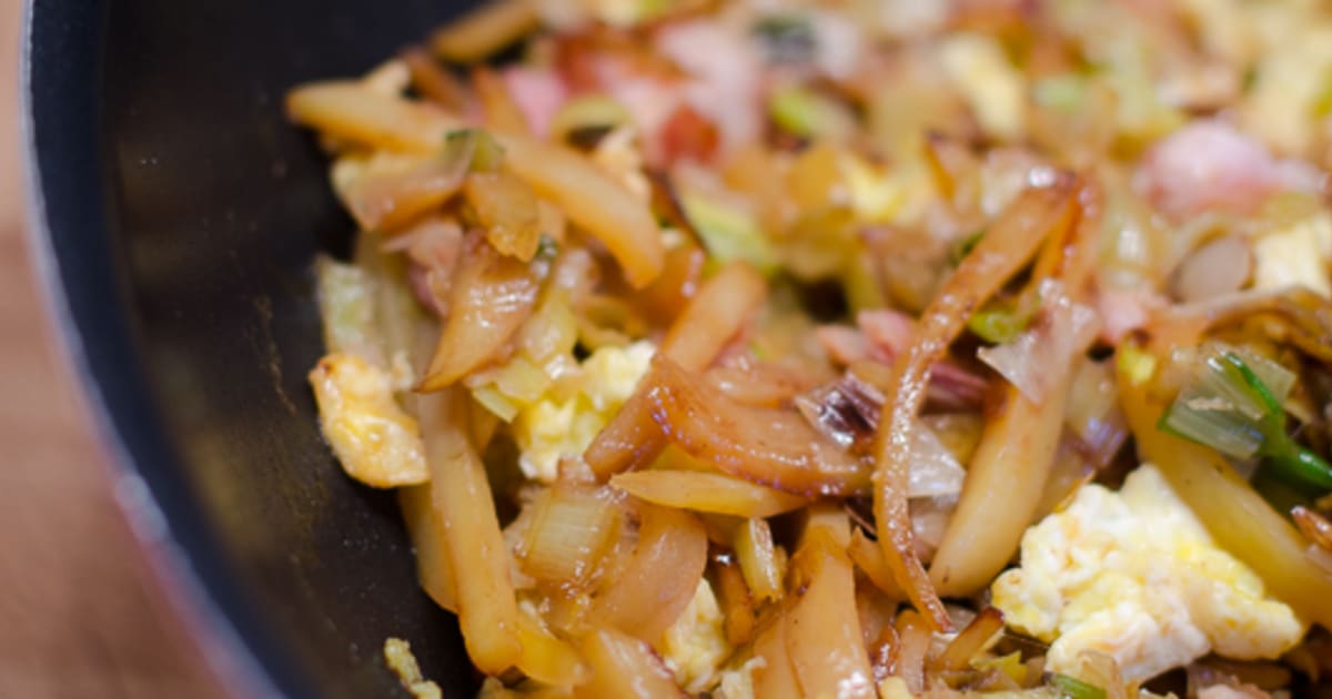 Poêlée de poireaux et de pommes de terre au bacon Recette par Piratage Culinaire Poêlée de poireaux et de pommes de terre au bacon Recette par Piratage Culinaire