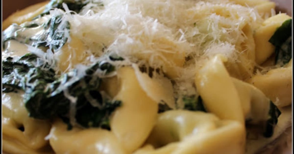 Tortellini ricotta épinards , sauce mascarpone parmesan et épinards