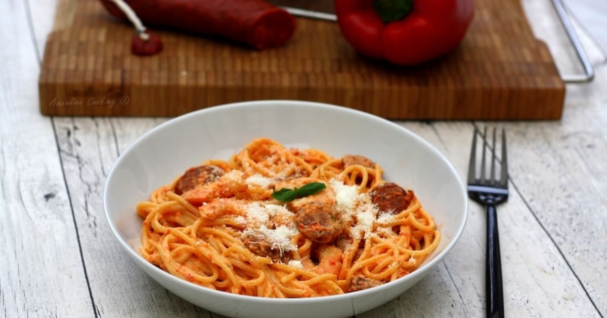 Spaghetti à la crème de poivron, chorizo et crevettes - Recette par