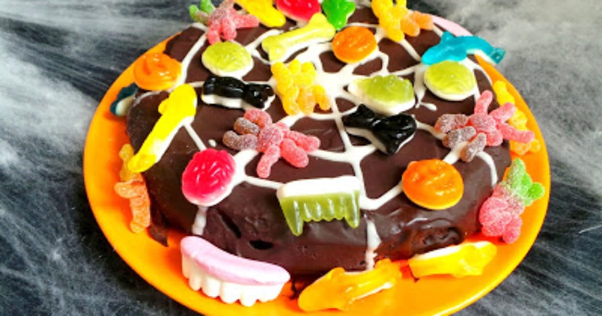 Un gâteau en forme d'araignée en bonbon.