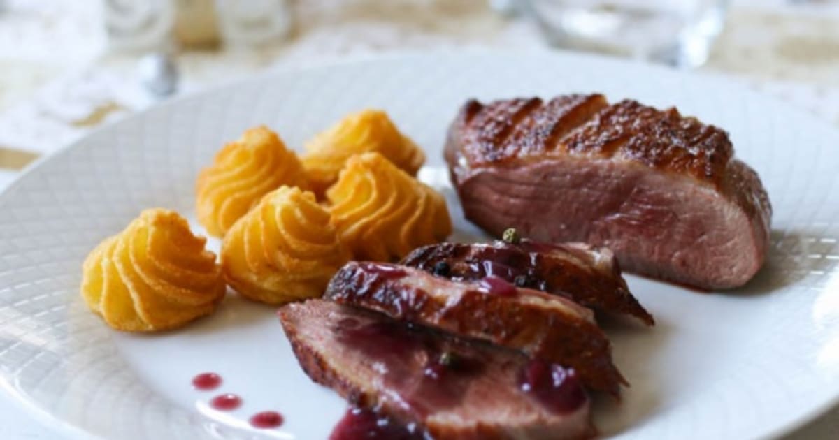 Recettes de canard de noël par La cuisine d'Adeline : Magret de canard sauce pinot noir